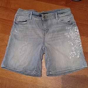COPY - Embroidered denim shorts